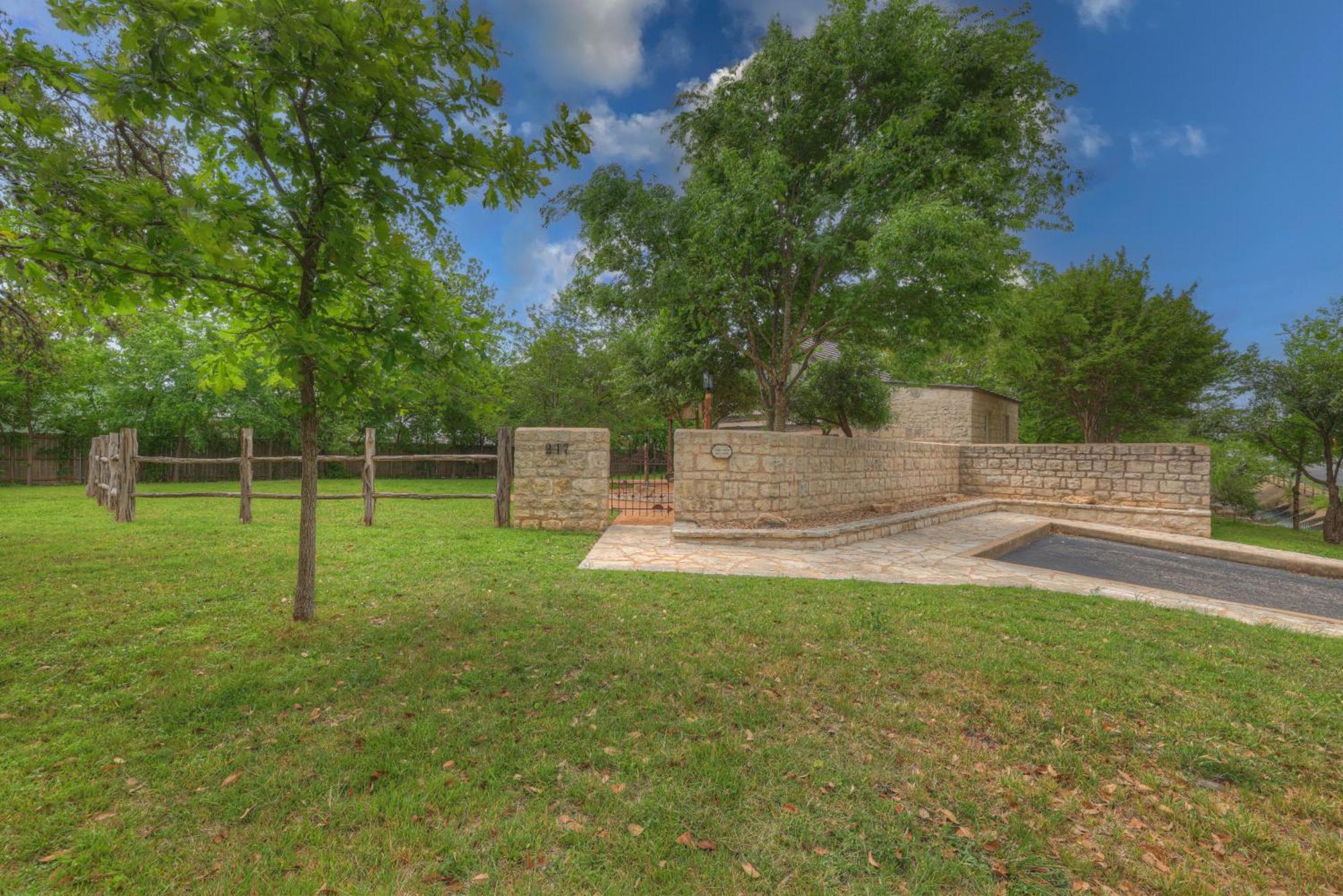 Town Creek Cabin Walk To Main St Villa Fredericksburg Exterior foto